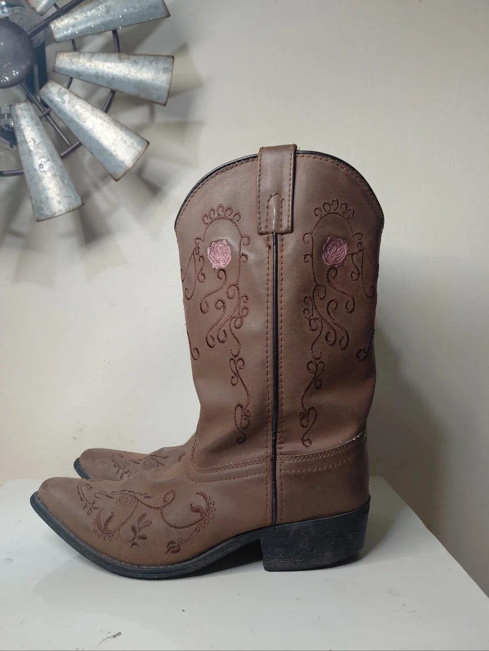 Shyanne Brown Western Rose Embroidered Mid-Calf Boots Size 5 Cowgirl Boots